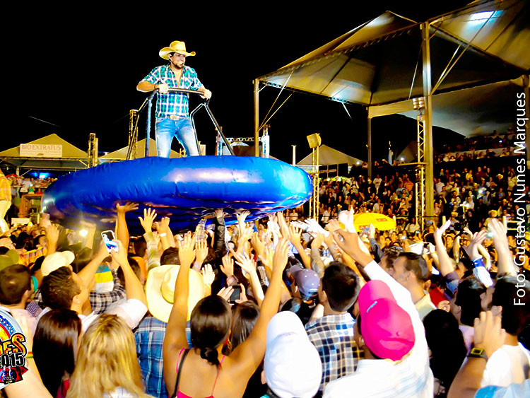 26ª Festa do Peão leva Fernando & Sorocaba à cidade de Macatuba - Jornal O  ECO