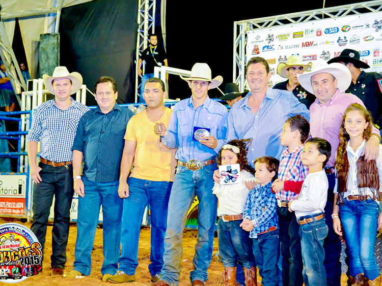 26ª Festa do Peão leva Fernando & Sorocaba à cidade de Macatuba - Jornal O  ECO